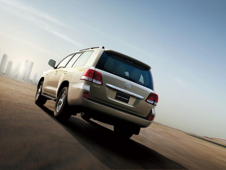  Toyota Land Cruiser 200 VX-R 2007 года  (UAE) (фото 4 из 13)